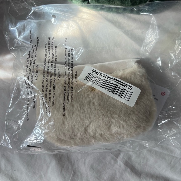 Lululemon city essentials nano bag plus NWT - Picture 2 of 2